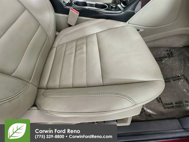 Used 2016 Ford Escape Titanium w/ Equipment Group 301A AWD/4WD image 33