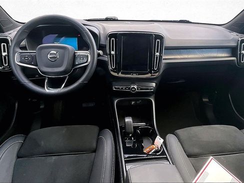 Used 2023 Volvo C40 P8 Recharge Ultimate image 6