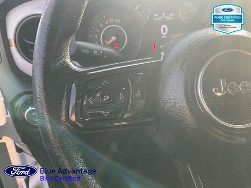 Used 2025 Jeep Gladiator Sport AWD/4WD image 8