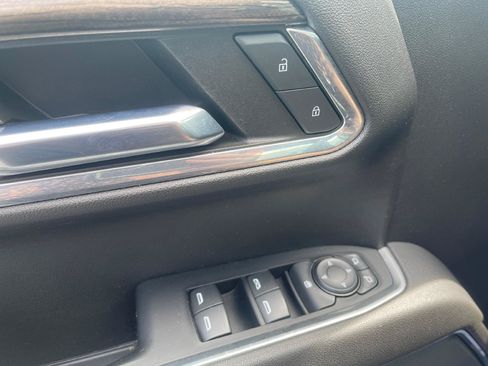 Used 2023 Chevrolet Silverado 1500 LT AWD/4WD image 15