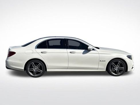 Used 2017 Mercedes-Benz E 300 4MATIC image 9