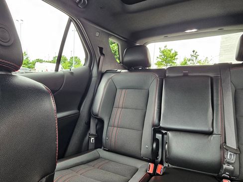 Used 2024 Chevrolet Equinox RS w/ LPO, Floor Liner Package FWD image 24