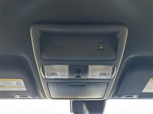 Used 2025 Nissan Frontier PRO-4X image 27