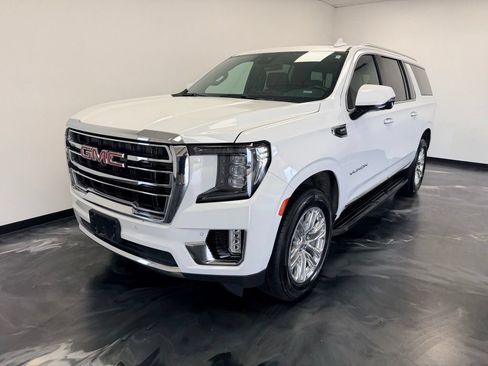Used 2024 GMC Yukon XL SLT w/ SLT Luxury Package AWD/4WD image 4