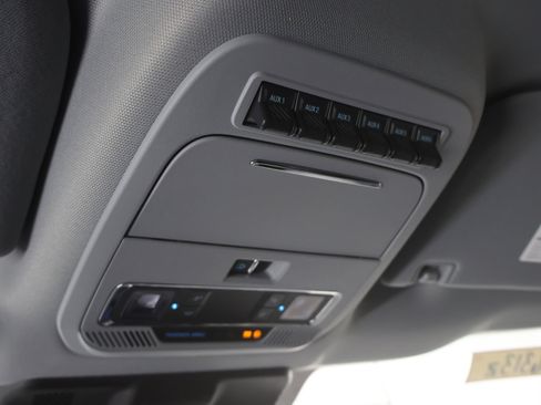 Used 2023 Ford F350 Lariat image 60