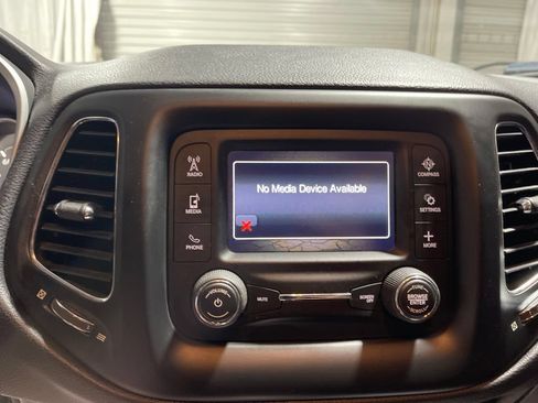 Used 2017 Jeep Compass Sport AWD/4WD image 30