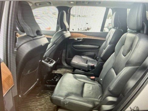Used 2023 Volvo XC90 B6 Plus w/ Protection Package image 5