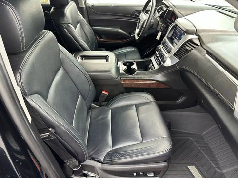 Used 2019 GMC Yukon XL SLE image 16