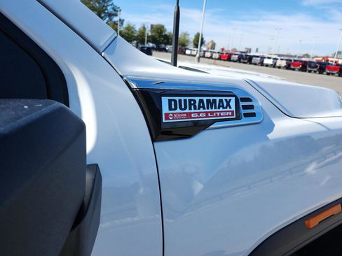 Used 2025 GMC Sierra 3500 Pro w/ 1SA Pro Safety Plus Package image 9