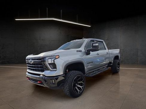 Used 2025 Chevrolet Silverado 2500 LT w/ Trail Boss Package AWD/4WD image 3