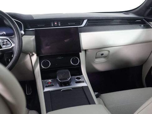 Used 2022 Jaguar F-PACE SVR image 38