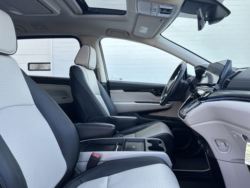 Certified 2025 Honda Odyssey Elite image 35