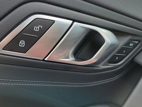 Used 2024 BMW Z4 M40i w/ Premium Package image 12