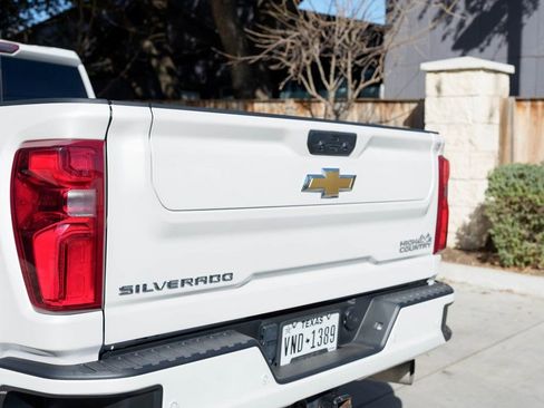 Used 2024 Chevrolet Silverado 3500 High Country w/ High Country Premium Package image 25