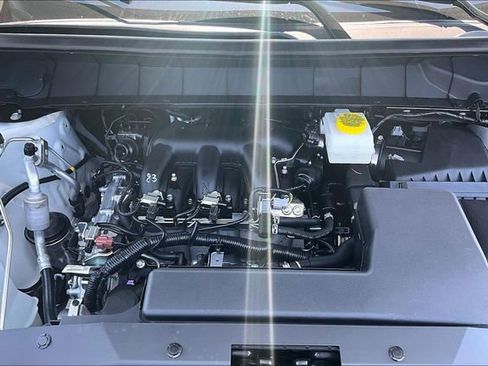 New 2026 Nissan Pathfinder SL FWD image 12