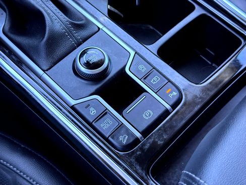 Used 2022 Kia Sorento SX image 29