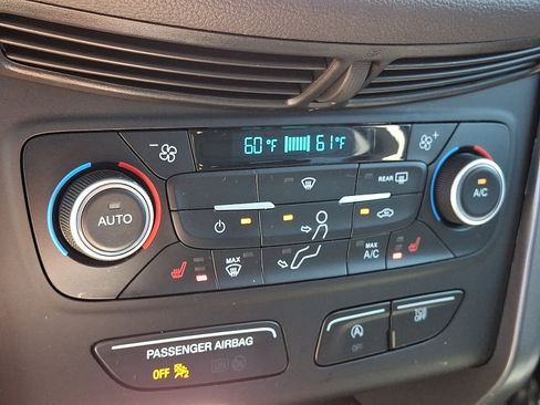 Used 2019 Ford Escape SEL AWD/4WD image 16