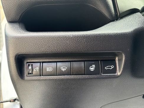 Used 2021 Toyota RAV4 XLE w/ Convenience Package AWD/4WD image 20