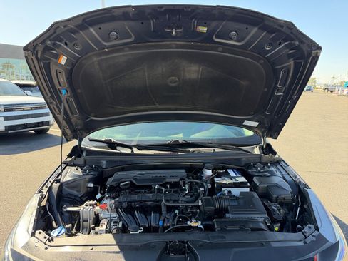 Used 2021 Hyundai Elantra SE image 22