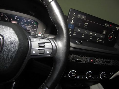Certified 2025 Honda Accord EX-L image 6