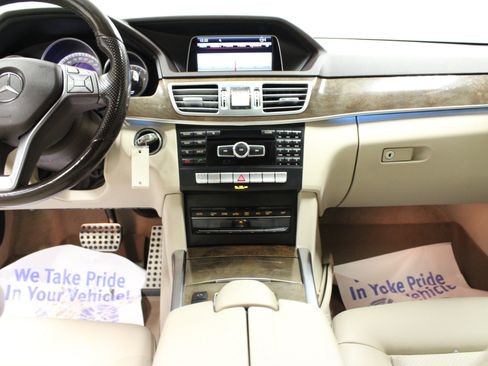 Used 2015 Mercedes-Benz E 350 4MATIC Sedan image 16