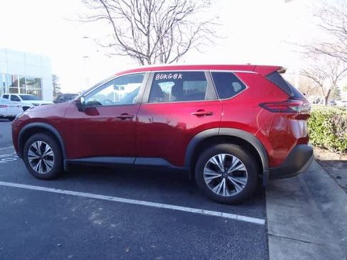 Used 2022 Nissan Rogue SV w/ SV Premium Package image 3