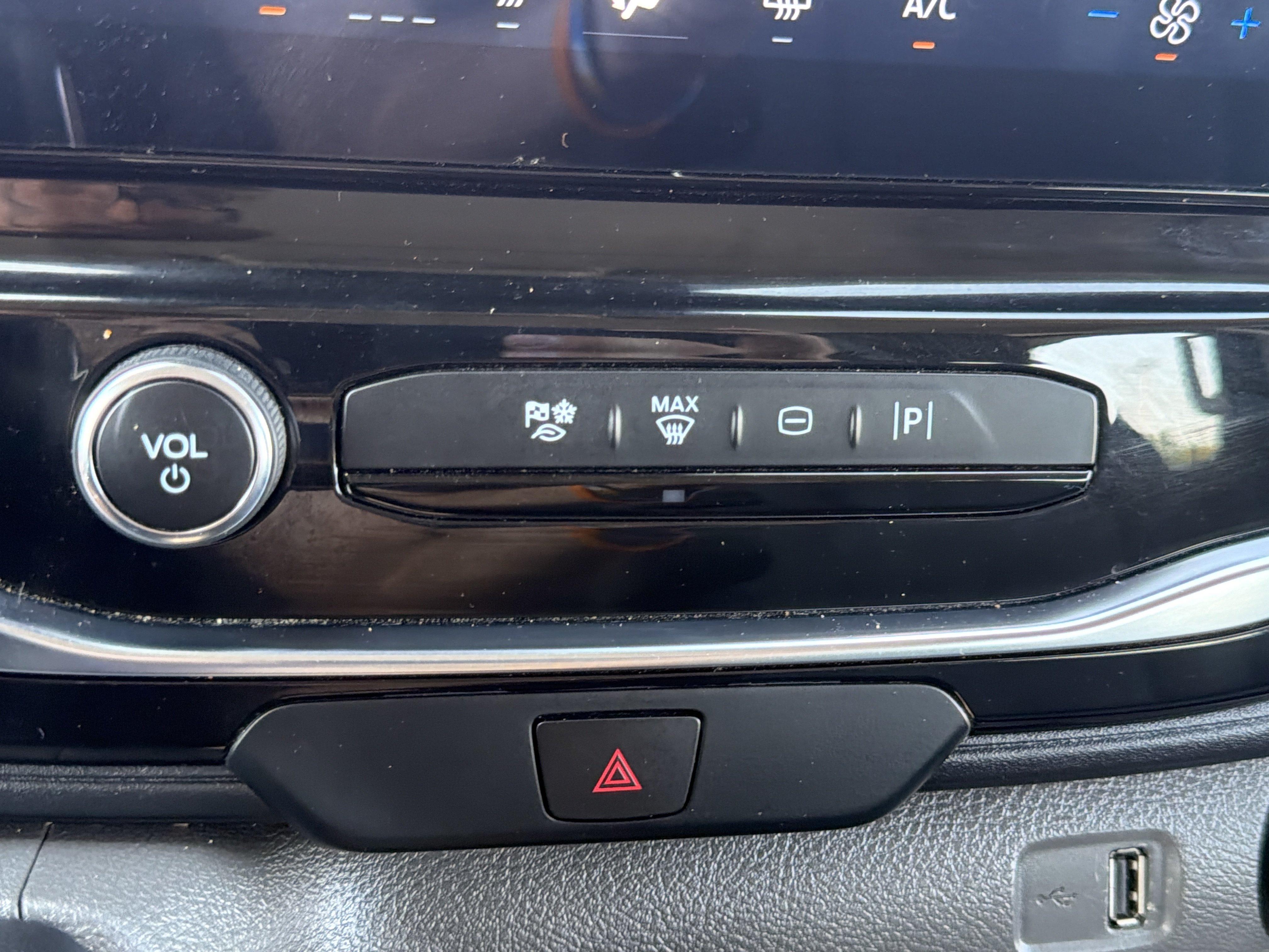 Used 2024 Ford Transit 350 XLT RWD image 30