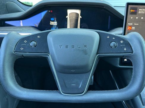 Used 2021 Tesla Model S Plaid image 22