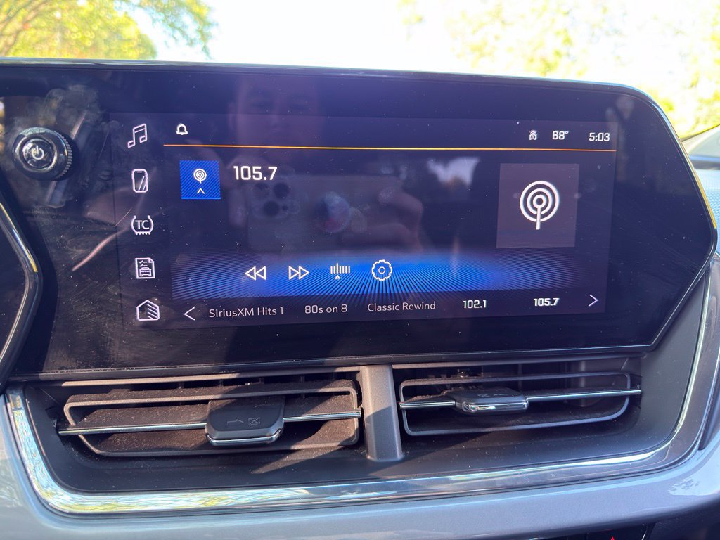 Used 2025 Chevrolet Trax LT FWD image 40