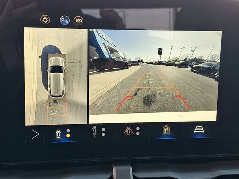 Certified 2025 Chevrolet Equinox LT w/ Convenience Package II image 19