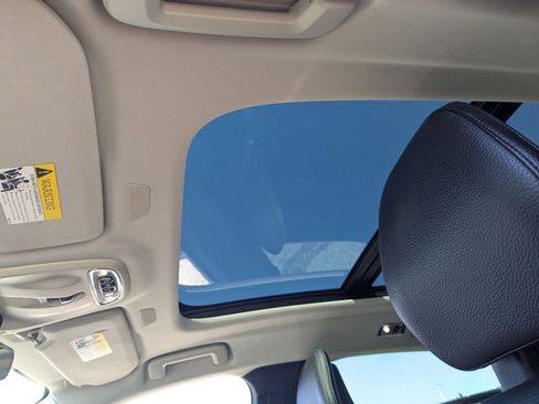 Used 2018 Volvo S90 T5 Momentum w/ Convenience Package image 16