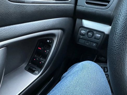 Used 2009 Subaru Legacy 2.5i Special Edition image 23