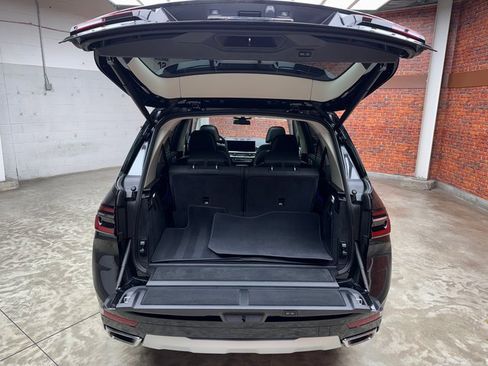 Certified 2025 BMW X7 xDrive40i w/ Premium Package image 28