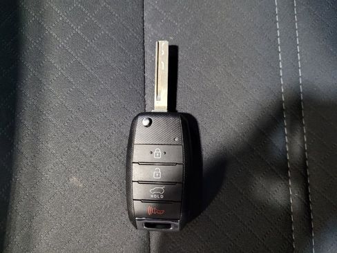 Used 2017 Kia Sorento AWD w/ LX Convenience Package image 32