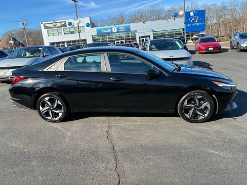 Used 2023 Hyundai Elantra SEL w/ Convenience Package image 8