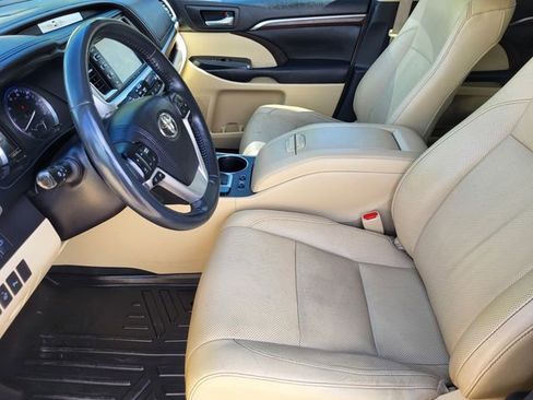 Used 2016 Toyota Highlander Limited Platinum AWD/4WD image 12