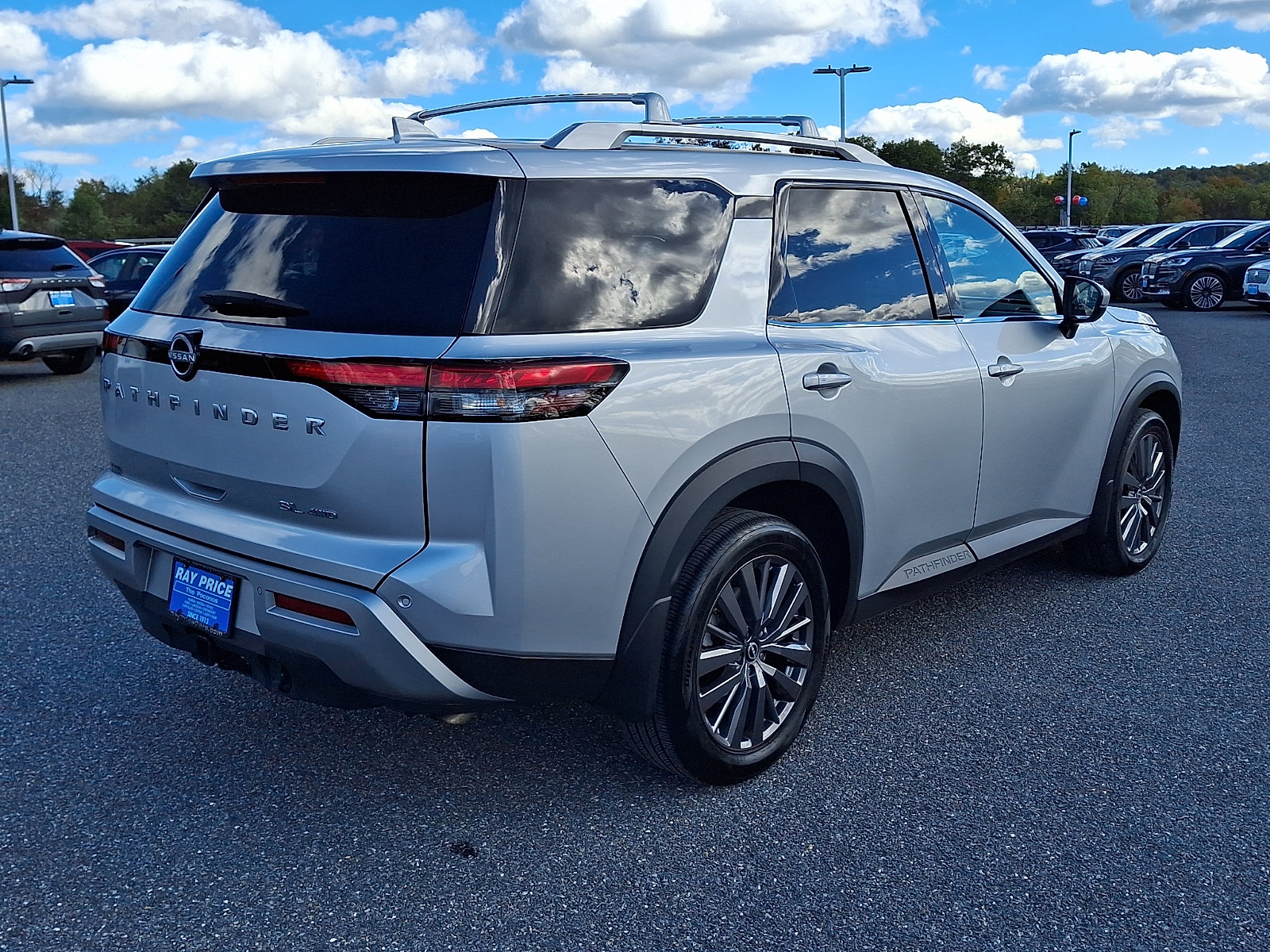 Used 2024 Nissan Pathfinder SL w/ SL Premium Package AWD/4WD image 7