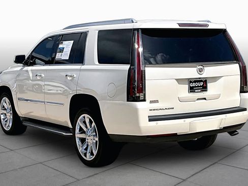 Used 2015 Cadillac Escalade Luxury AWD/4WD image 6