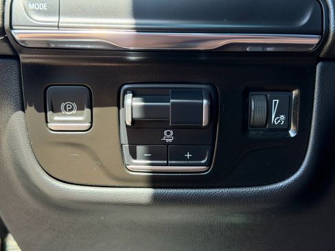 Used 2021 Cadillac Escalade Sport RWD image 18