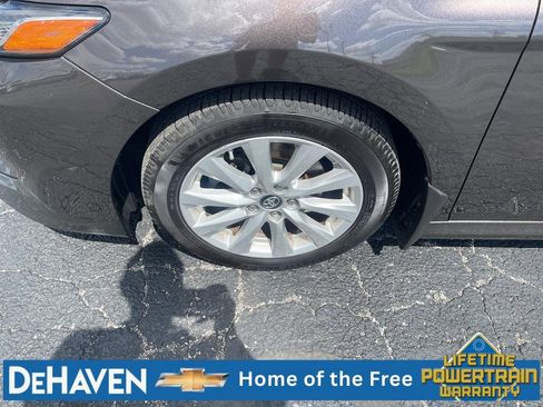 Used 2019 Toyota Camry LE w/ Convenience Package FWD image 10