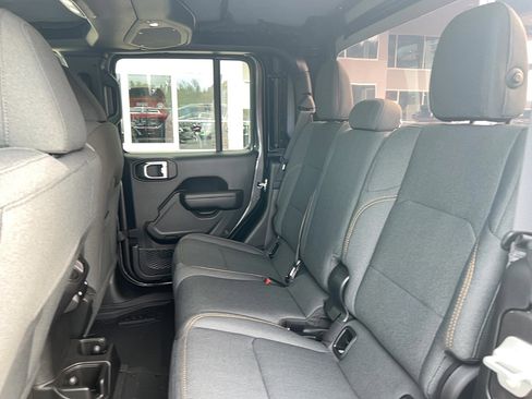 New 2026 Jeep Gladiator Sport image 10