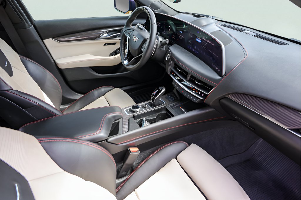 Used 2025 Cadillac CT5 Sport w/ Technology Package RWD image 30