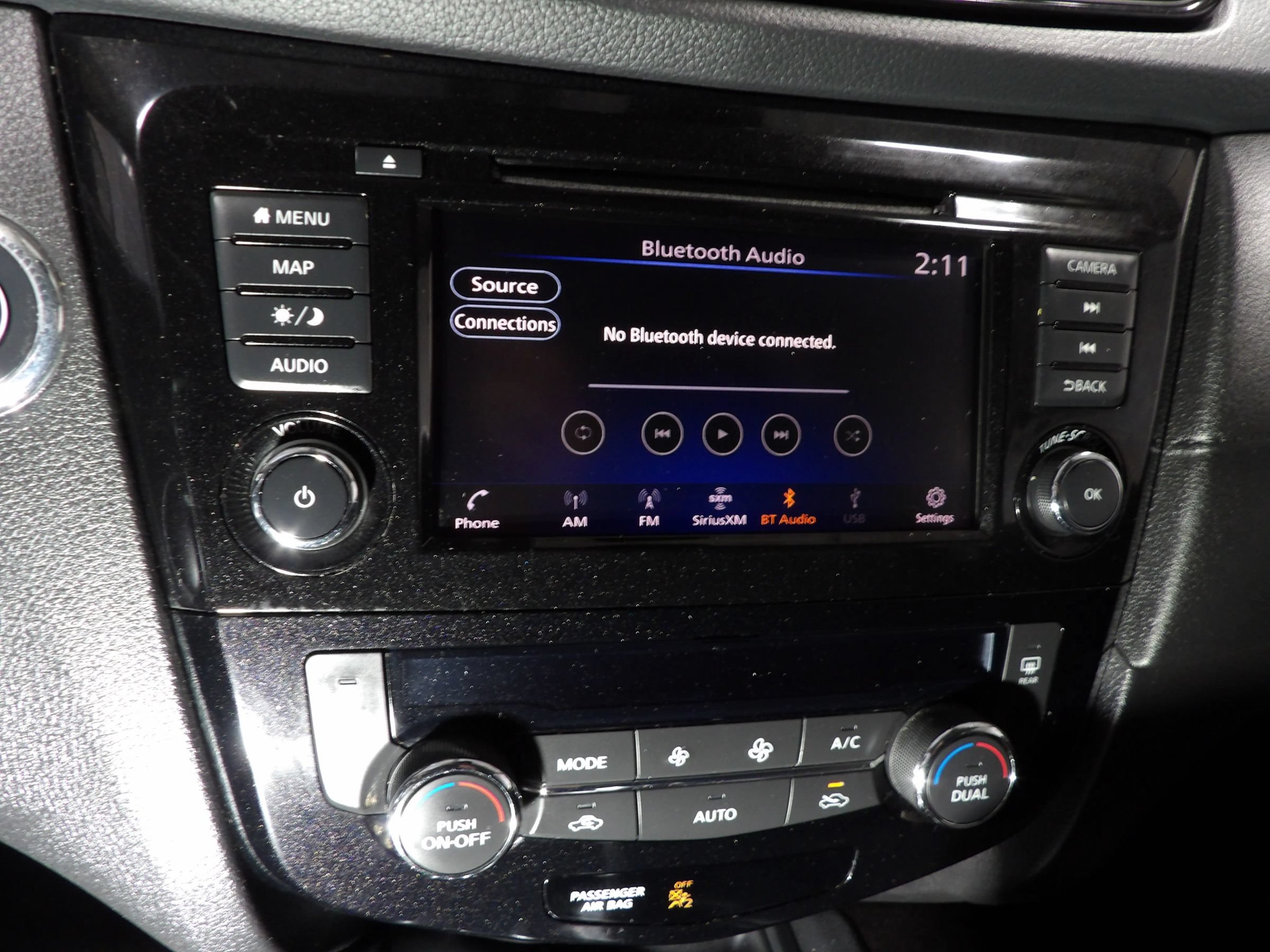 Used 2019 Nissan Rogue SV w/ Premium Package AWD/4WD image 16