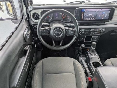 Used 2024 Jeep Wrangler Unlimited Sport AWD/4WD image 16