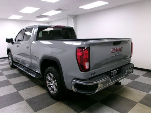 Used 2024 GMC Sierra 1500 SLE w/ Preferred Package AWD/4WD image 2