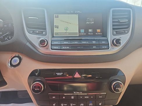 Used 2017 Hyundai Tucson SE Plus image 23