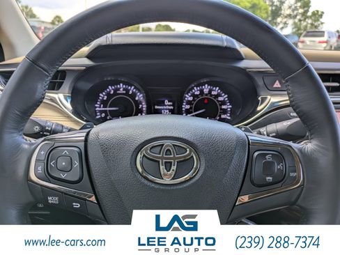 Used 2014 Toyota Avalon Limited FWD image 21