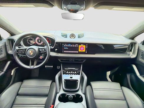 Used 2024 Porsche Cayenne Turbo GT image 19