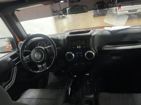 Used 2011 Jeep Wrangler Unlimited Sahara w/ Dual Top Group AWD/4WD image 23