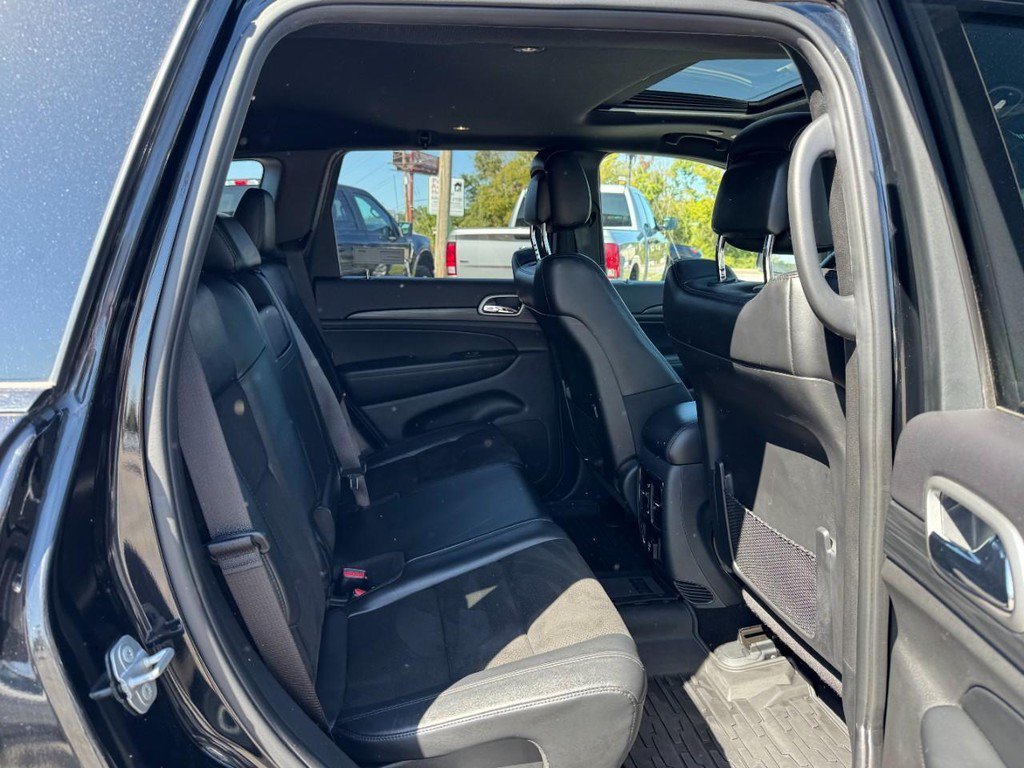 Used 2019 Jeep Grand Cherokee Altitude AWD/4WD image 10